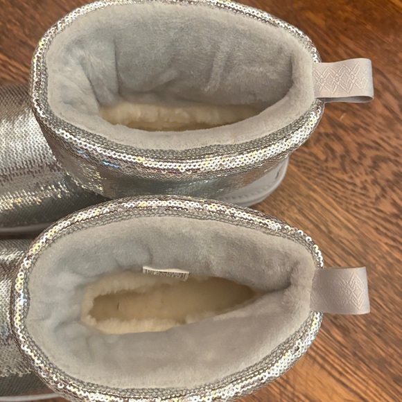 UGG Silver Sequin Boots Brand New - Picture 2 of 5